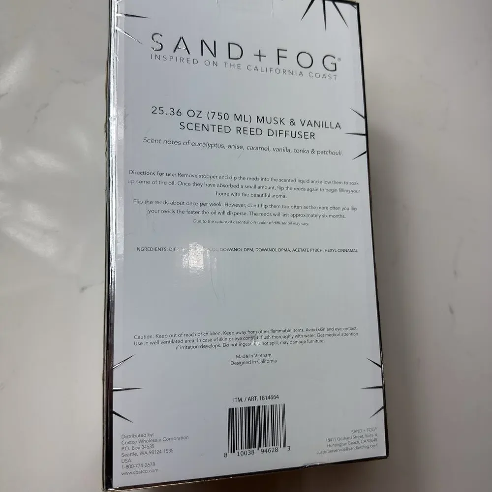 NEW in Box Sand + Fog Musk And Vanilla Scent Reed Diffuser Huge 25.36 Oz 750mL